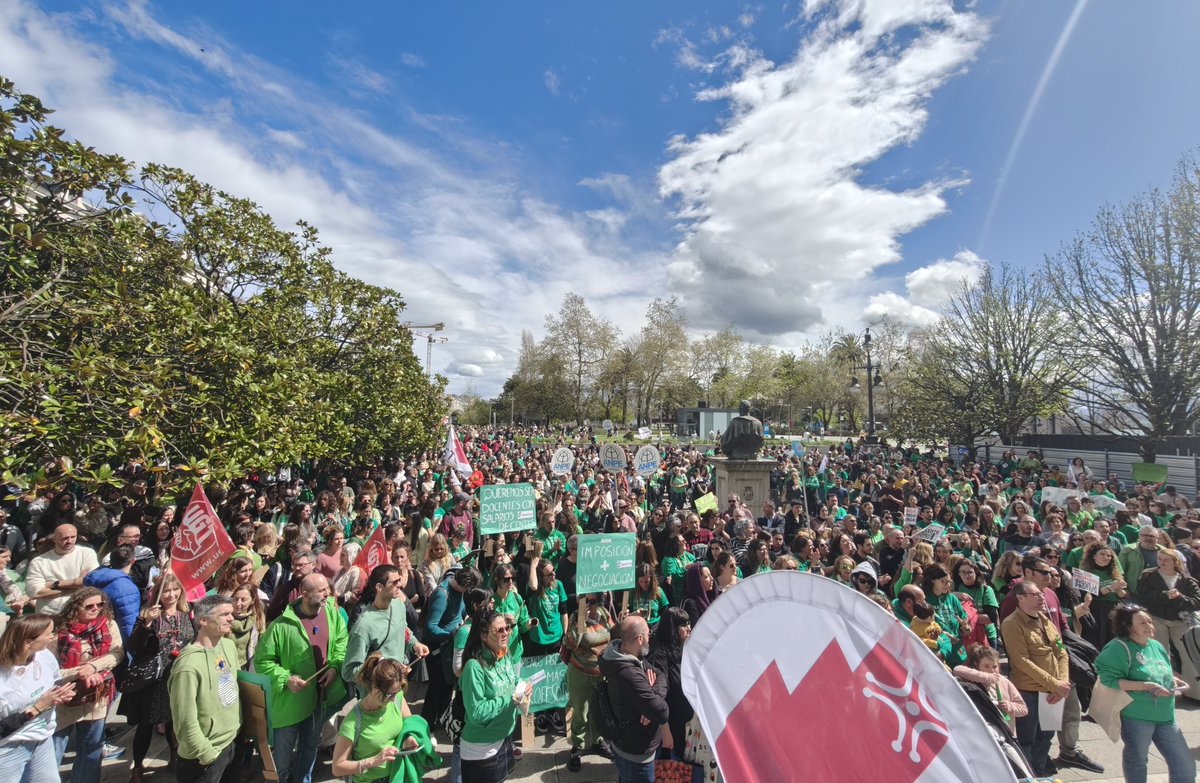 STEC_Cantabria's tweet image. 😊 Huelga (67%) y manifestación (+5000) históricas de l@s docentes de la Pública.
💚 ¡Orgullo! Consejería y Gobierno no pueden seguir así ni un día más.
#EsAhora #HuelgaDocente3A