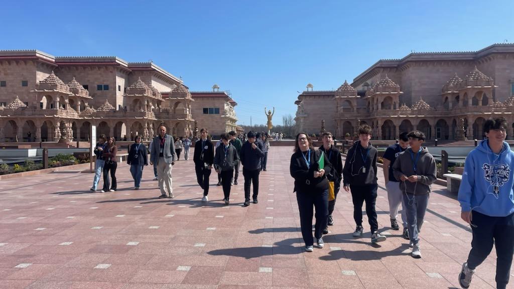 <a href="/OSchoolsPR/">Oceanside School District #OSD_NY</a> <a href="/MitchBickman/">M Bickman</a>  <a href="/DianeProvvido/">Diane Provvido</a> I took my PreAP World History class to <a href="/akshardham_usa/">akshardhamusa</a> yesterday. And for a few hours we were in India!