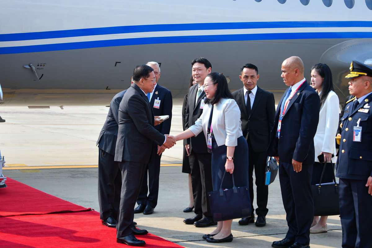 IrrawaddyNews's tweet photo. Myanmar's junta chief Min Aung Hlaing arrived in Bangkok on Thursday to attend the 6th Bengal Initiative for Multi-Sectoral Technical and Economic Cooperation (BIMSTEC) summit. (Photo: The Reporters)
#WhatsHappeningInBangkok https://t.co/8kw5tjqa0W