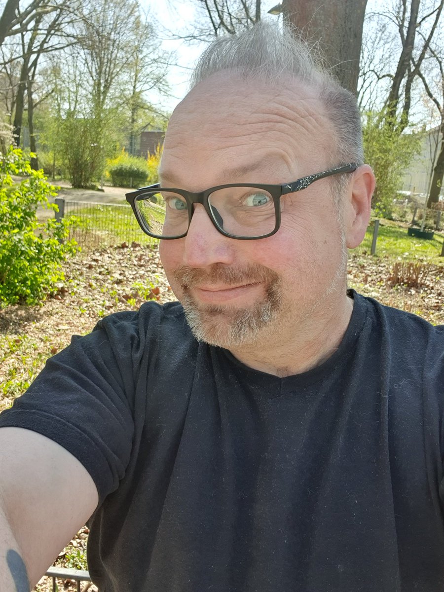 DerMicha666's tweet photo. #Tach Päusken inne Botanik im #Ruhrpott ! Wie geht es euch so? https://t.co/NSnRXddMI1