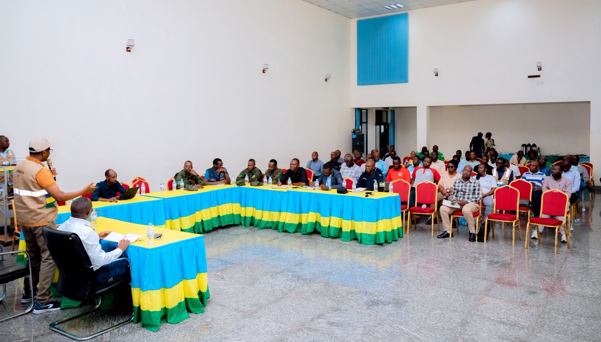 Ministry in charge of Emergency Management (@rwandaemergency) on Twitter photo Minisiteri ishinzwe Ibikorwa byāUbutabazi ku bufatanye nāUbuyobozi bwa <a href="/RubavuDistrict/">Rubavu District</a>, batangije amahugurwa yāabagize Komite zāImicungire yāIbiza ku rwego rwāAkarere (DIDIMAC) no ku rwego rwāimirenge (SEDIMACs) yibasirwa nāIbiza cyane ya Rugerero, Nyundo & Kanama nāabandi Minisiteri ishinzwe Ibikorwa byāUbutabazi ku bufatanye nāUbuyobozi bwa <a href="/RubavuDistrict/">Rubavu District</a>, batangije amahugurwa yāabagize Komite zāImicungire yāIbiza ku rwego rwāAkarere (DIDIMAC) no ku rwego rwāimirenge (SEDIMACs) yibasirwa nāIbiza cyane ya Rugerero, Nyundo & Kanama nāabandi