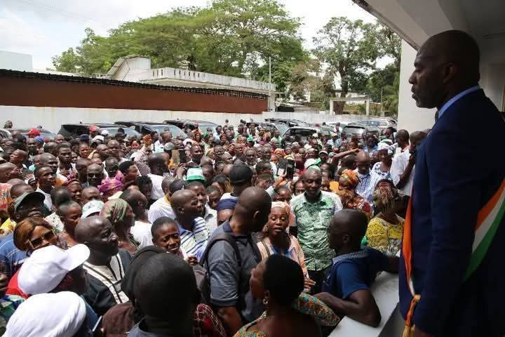 DelphineSankara's tweet photo. 🔴CIV🇨🇮/Abidjan/Le peuple exige la démission du régime de #Dramane et le retrait véritable de l'armée Française🇫🇷.
Dans le même temps la diaspora ivoirienne🇨🇮 à #Paris organise une manifestation demain vendredi à l'ambassade de côte d'Ivoire🇨🇮 à #Paris pour exiger le départ
1/2 https://t.co/tt79TZMalb