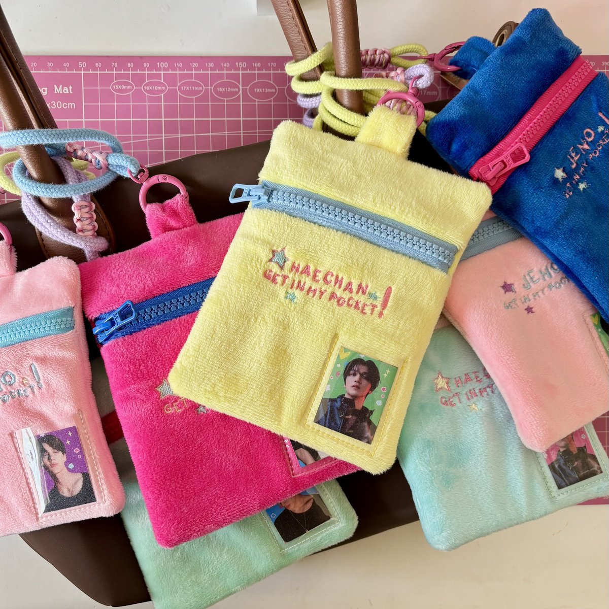 cj_crumbs's tweet photo. [ #crumbsgo ] ph go 

berryshort pouch by @/shkyzip 

𐙚 doo &amp; dop: april 12 (8pm)
𐙚 semi - feta

🔗: https://t.co/oQSpg82IvO https://t.co/os3xjv7JeJ