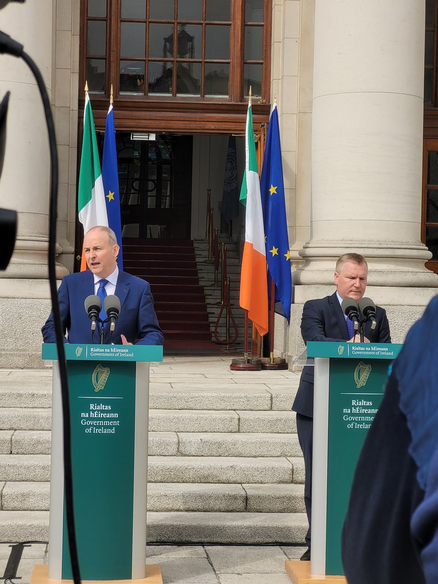 ConalThomas's tweet image. Taoiseach says "there is no doubt that the imposition of tariffs will have an adverse impact on Ireland."
Commissioner Michael McGrath says it is "a major blow to the world economy."
"You only have losers" with tariffs but the EU is "ready to negotiate".