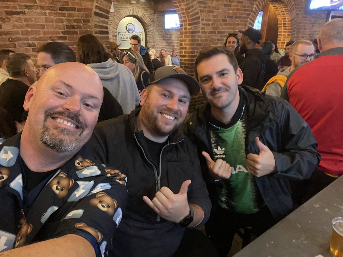 MrRLBES's tweet photo. Networking and socializing is a huge part of #SHAPEBaltimore @SHAPEAmerica And I'm so grateful for the opportunity with @IAHPERD @LakeBluffSD65 #teamIAHPERD https://t.co/9parC6tuJe