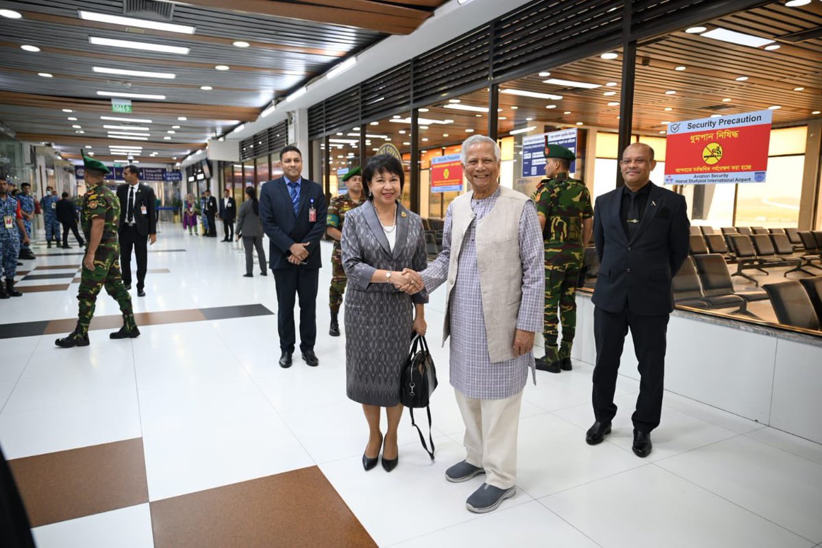 Chief Adviser Professor Muhammad Yunus departed for Bangkok at 8:55am on Thursday by a Biman Bangladesh Airlines flight to attend the sixth BIMSTEC Summit.

#ChiefAdviser #ProfessorMuhammadYunus #BIMSTEC #SixthBIMSTECSummit #BimanBangladesh #BIMSTECSummit2025  #GlobalSummit