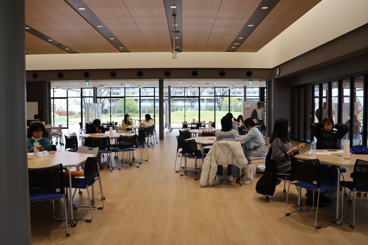 今日の学科別レクの様子です🌟

明日は『法律学科』『経営学科(追加募集の応募者のみ)』『ドイツ語学科』『フランス語学科』『交流文化学科』のレクが開催されます！！

応募した方は開始時間の30分前にコミュニティスクエアにお集まりください🗒💞

 #獨協大学  #獨協で会おう