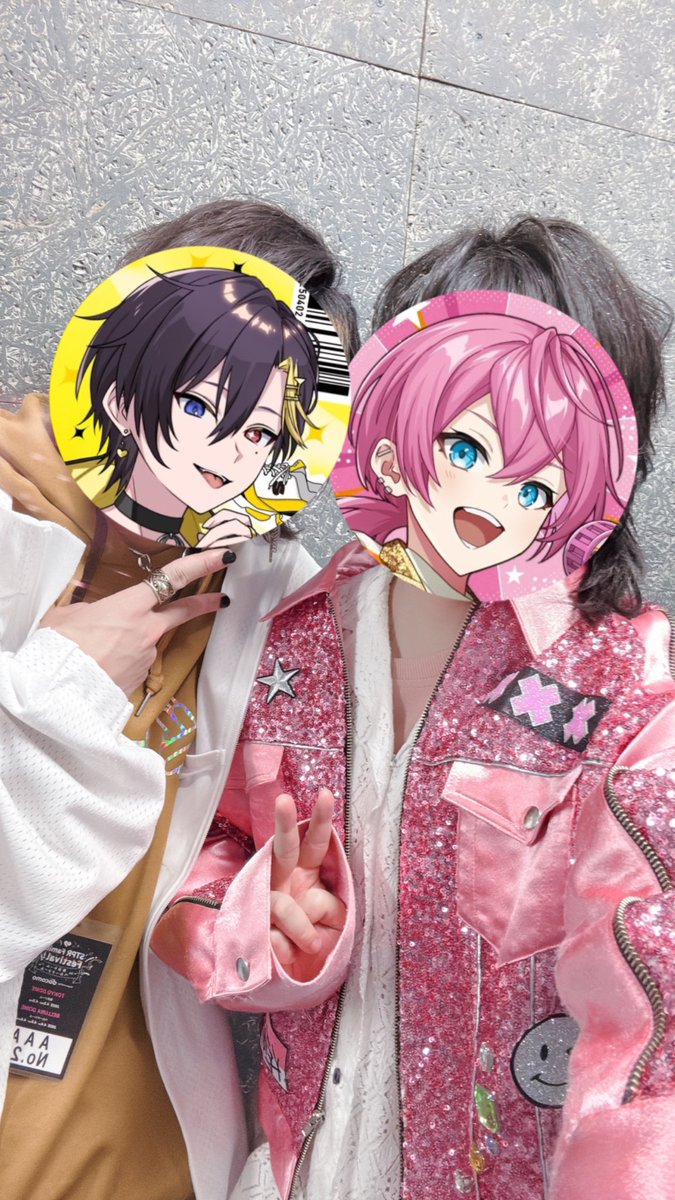 すとふぇす2日目無事終わったぞおおおᐠ( ᐛ )ᐟ💓

チームえへへとジェルくんとだいきと写真撮ったᐠ( ᐛ )ᐟ✨

みんなにもお裾分け！✨

明日も頑張るから応援してね💓

#すとふぇす