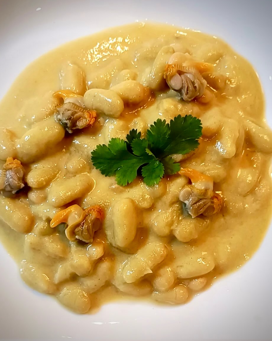 Iván Plademunt, del Rte. <a href="/Plademunt/">Iván Plademunt</a> de #Alcalá, acaba de ganar otro premio gastronómico 👨‍🍳 Ya tiene:

🥇 La mejor torrija
🥗 La mejor ensaladilla
🥚 La 2ª mejor tortilla

Y ahora el premio a las "Mejores Verdinas con productos del mar" 🏆

#AlcaláGastronómica
#AlcaláEnamora