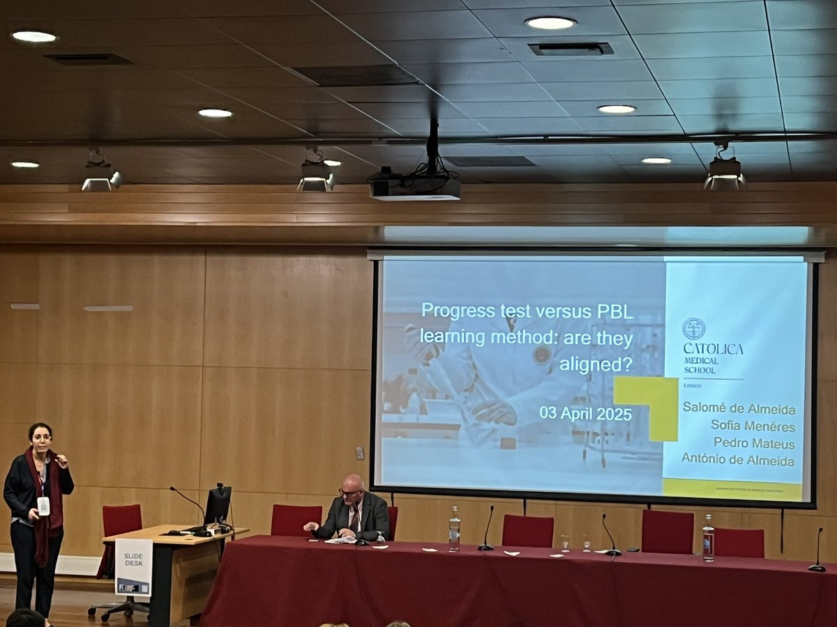 Salomé de Almeida (Católica Medical School) presents her work on the alignment between computerized adaptive progress testing and problem-based learning at #EBMA2025.