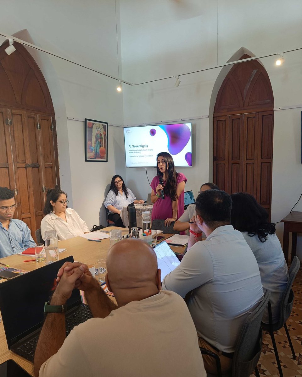 Last year, we brought together 18 of India’s top AI &amp; policy thinkers to discuss AI sovereignty &amp; the debates were 🔥

Some key tensions we explored:
❓AI self-sufficiency v diplomatic leverage
❓National control v individual rights
❓State-led AI v market-driven innovation