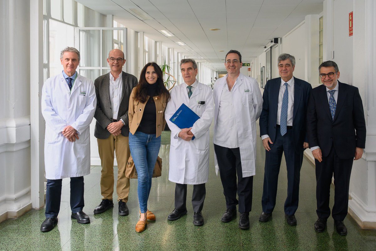 🔝 Hem compartit una fita important per a l'<a href="/hospitalclinic/">Hospital Clínic</a>-<a href="/idibaps/">IDIBAPS</a> i la sanitat pública.

El fet d'arribar als 5️⃣0️⃣0️⃣ pacients tractats amb teràpies CAR-T desenvolupades a l'hospital dona idea de la solidesa i l'abast del projecte.

👉 clinicbarcelona.org/ca/noticies/el…