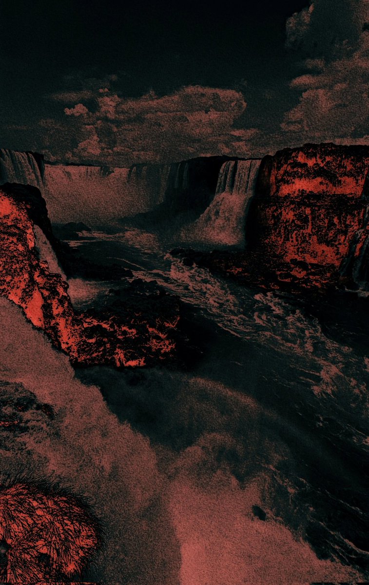 Morning 🩸
When the reality around is always in a stage of interpretation.
<a href="/theframesociety/">The Frame Society ⬛️</a> 🖤