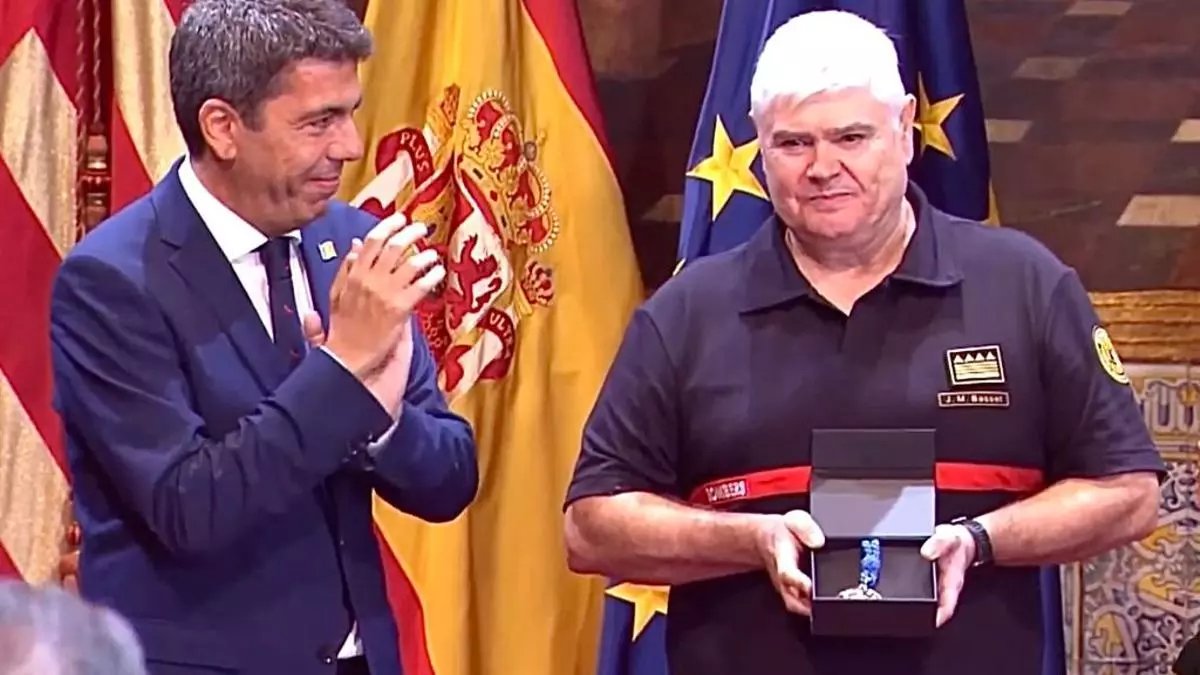 Los bomberos que vigilaban el Poyo responden al técnico jefe que los retiró: “Busca tapar su incompetencia”
eldiario.es/comunitat-vale…