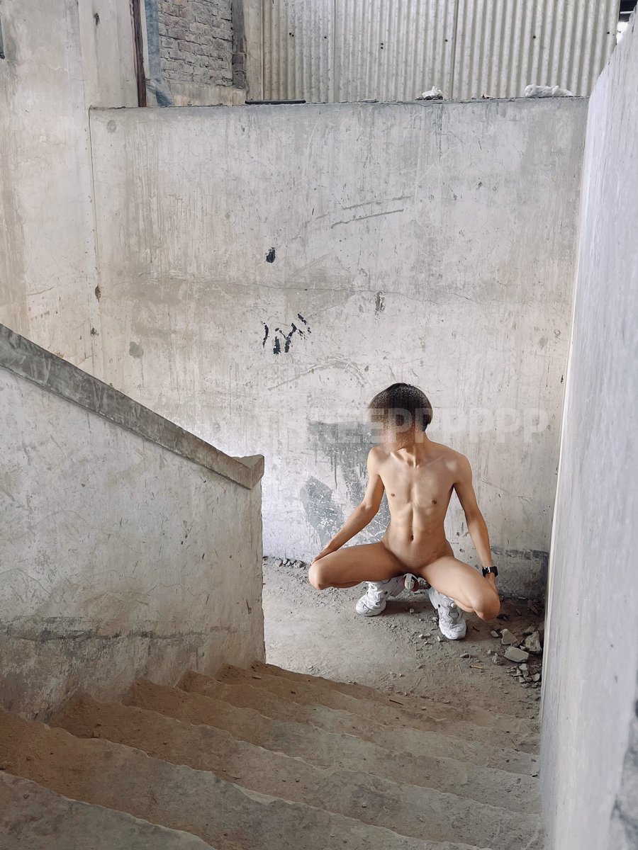 夏天到了
仓库不在了

＃野裸 ＃天体 ＃户外拍照