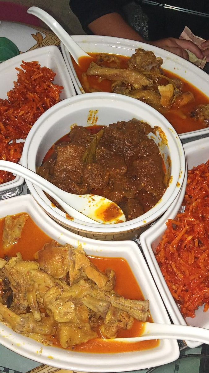 TUTUP, TATAP, TITIP, TETAP.

TUTUP aib dan semua kemaksiatan yg pernah kita lakukan.
TATAP masa depan yg lebih indah yg bisa kita dapatkan.
TITIP doa pada siapa saja yg dekat pada kita agar Allah senantiasa menjaga diri dan keluarga kita.
TETAP istiqomah di jalan Allah SWT.

🌹