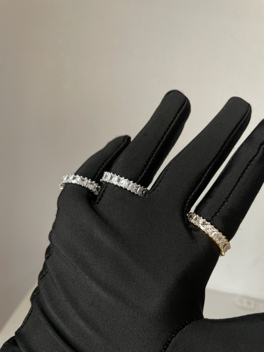 These rings are absolutely stylish. Your pick to take you look from basic to stylish.

Price: 4,500 Naira
Send a DM or click link in bio to order #jewelry #jewelrytobuy #rings #gemrings