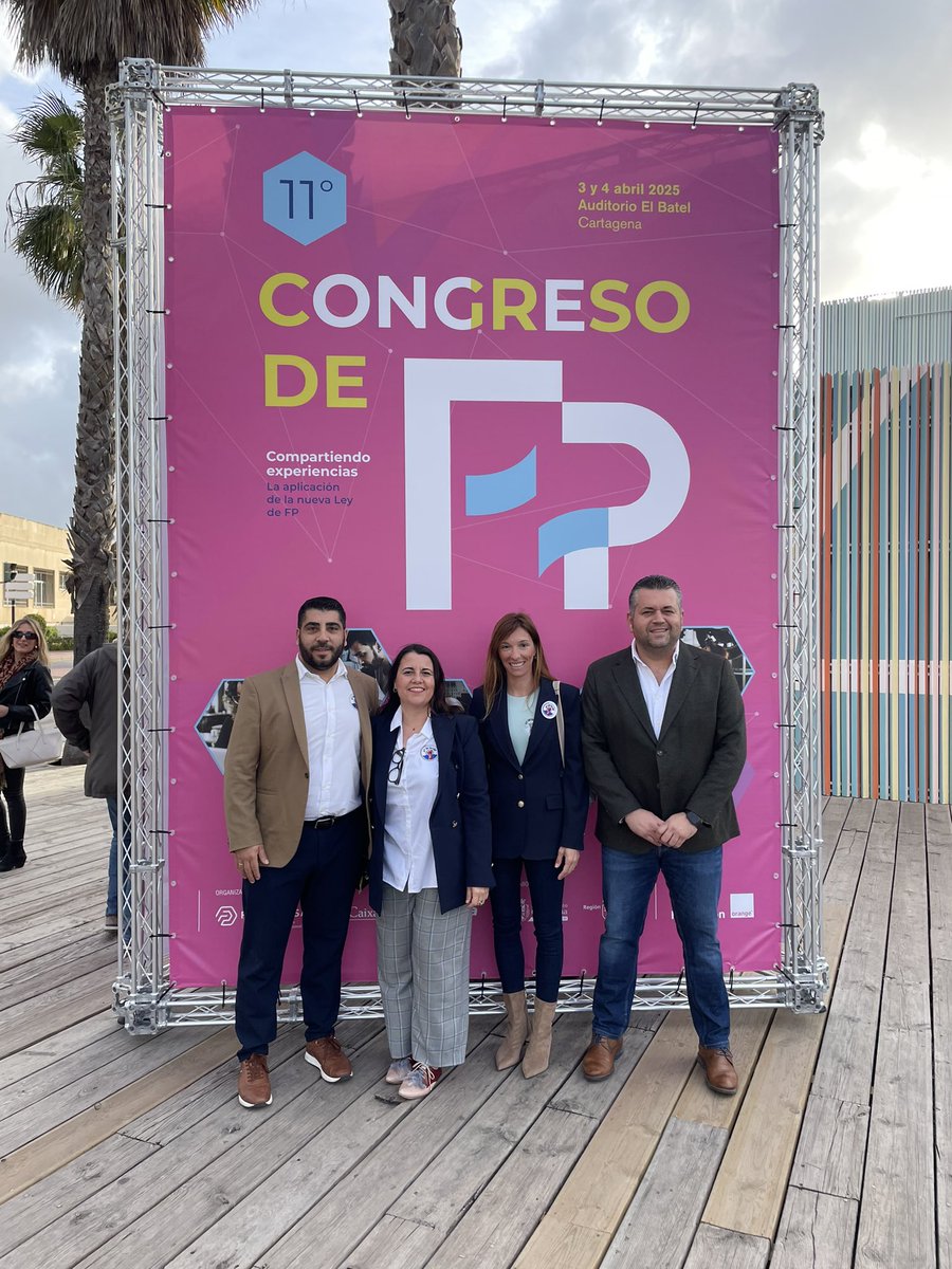 El <a href="/CIFPTonyGalardo/">CIFP Tony Gallardo</a> en el #11congresoFP <a href="/fp_empresa/">FPEmpresa</a> <a href="/EducacionGobC/">Educación Gobcan</a> <a href="/regiondemurcia/">Gobierno de la Región de Murcia</a> <a href="/AytoCartagenaES/">Ayuntamiento de Cartagena</a>