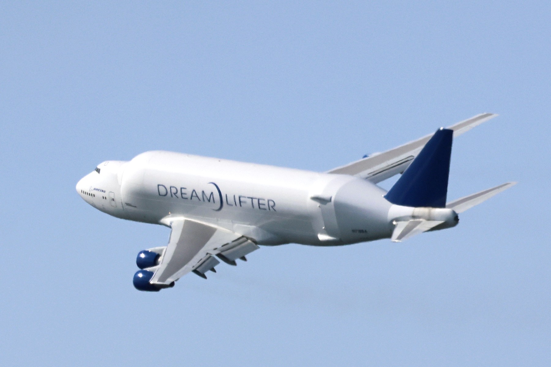 レアなドリームリフターがあなたのデスクに着陸 中部国際空港セントレア on X: 