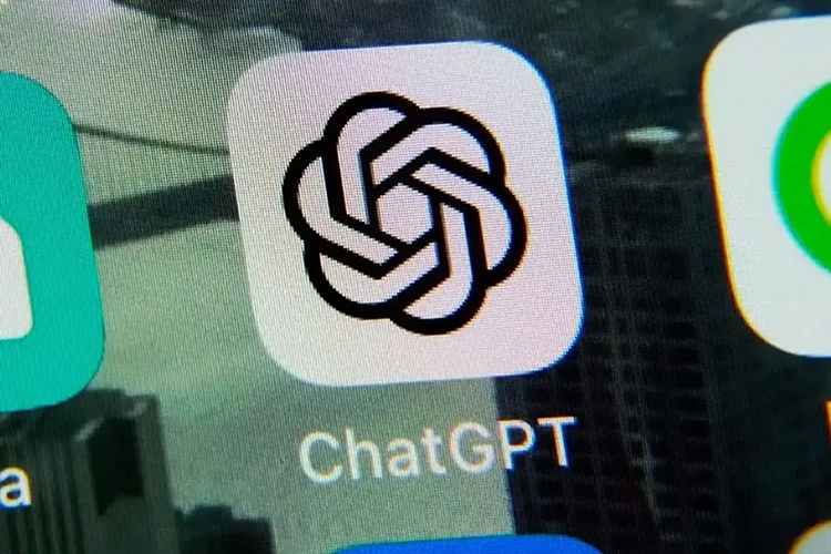 🤖🏳️‍🌈 ChatGPT’s LGBTQIA+-related answers up to 84% less accurate than Google searches, study finds... 🧵

🕵️‍♀️ Led by researchers at the UCD School of Information and Communication Studies, the study explored how ChatGPT may reinforce incorrect beliefs.

🇮🇳 Participants from Ireland