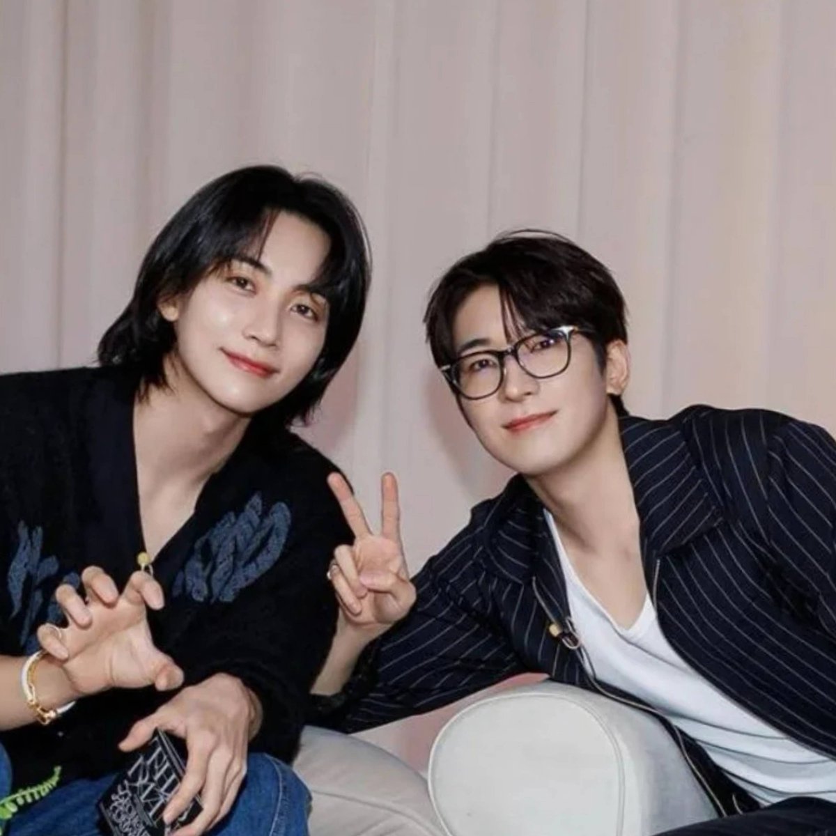 philconcerts's tweet photo. Two hearts of SEVENTEEN now serving together. Stay safe, Jeonghan and Wonwoo. https://t.co/5Kpt9vwmmy