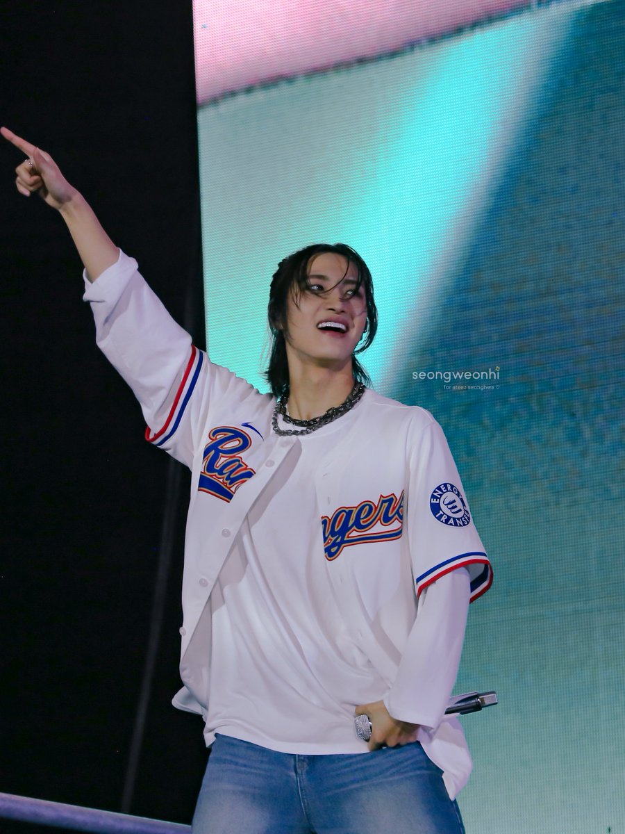 our cutest seonghwa 🥺💫

#RunwayStarSeonghwaDay
#영원히_빛날_성화야_생일축하해 #성화 #에이티즈 #SEONGHWA #ATEEZ