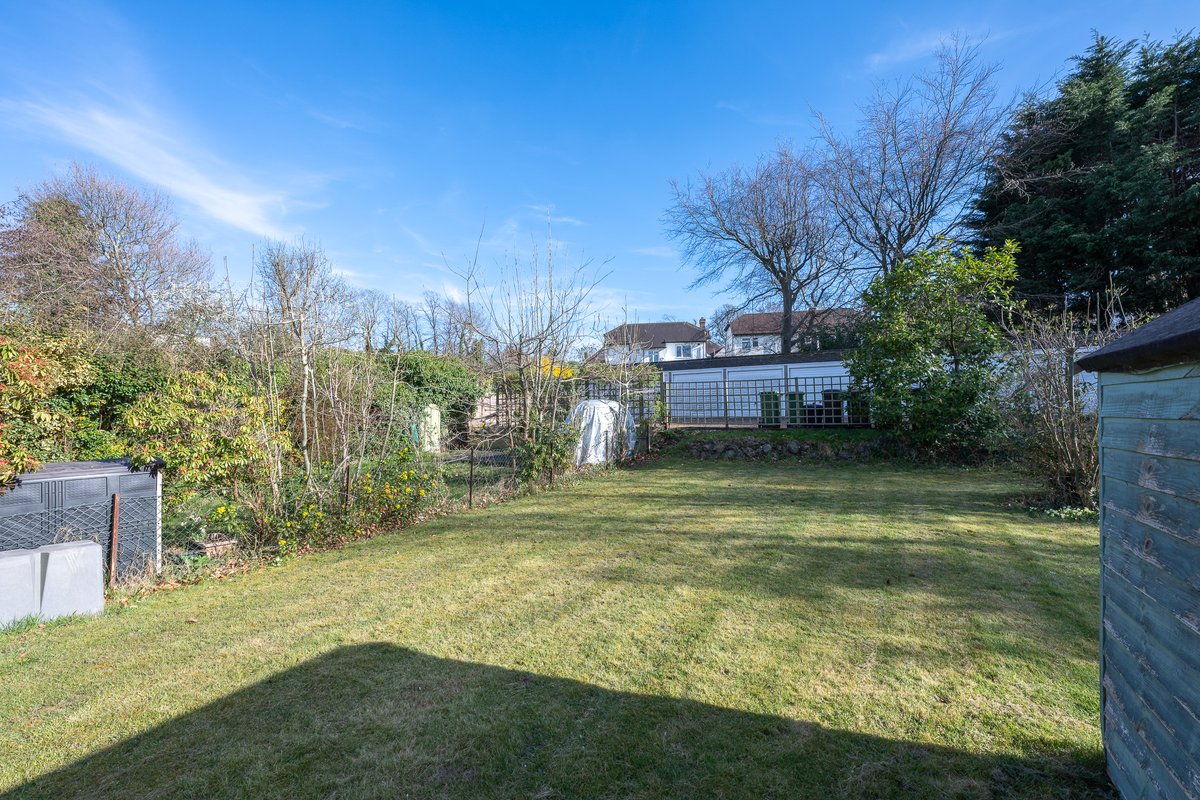 A super upper maisonette in #Shortlands. New on the market @ £395,000. maguirebaylis.com/property/cumbe…