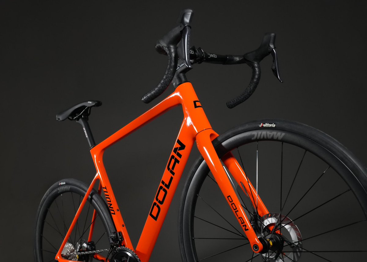 A climber’s dream machine. ⛰️😎
.
.
#cycling #cyclinglife #cyclist #cyclingphotos #cyclingpics #cyclingapparel #cyclinglifestyle #cyclingculture #cyclingstyle #bicycle #bicycles #bicycling #bicycleporn #cyclingporn #cyclingshot #cyclingpassion  #dolanbikes #dolan #mydolan