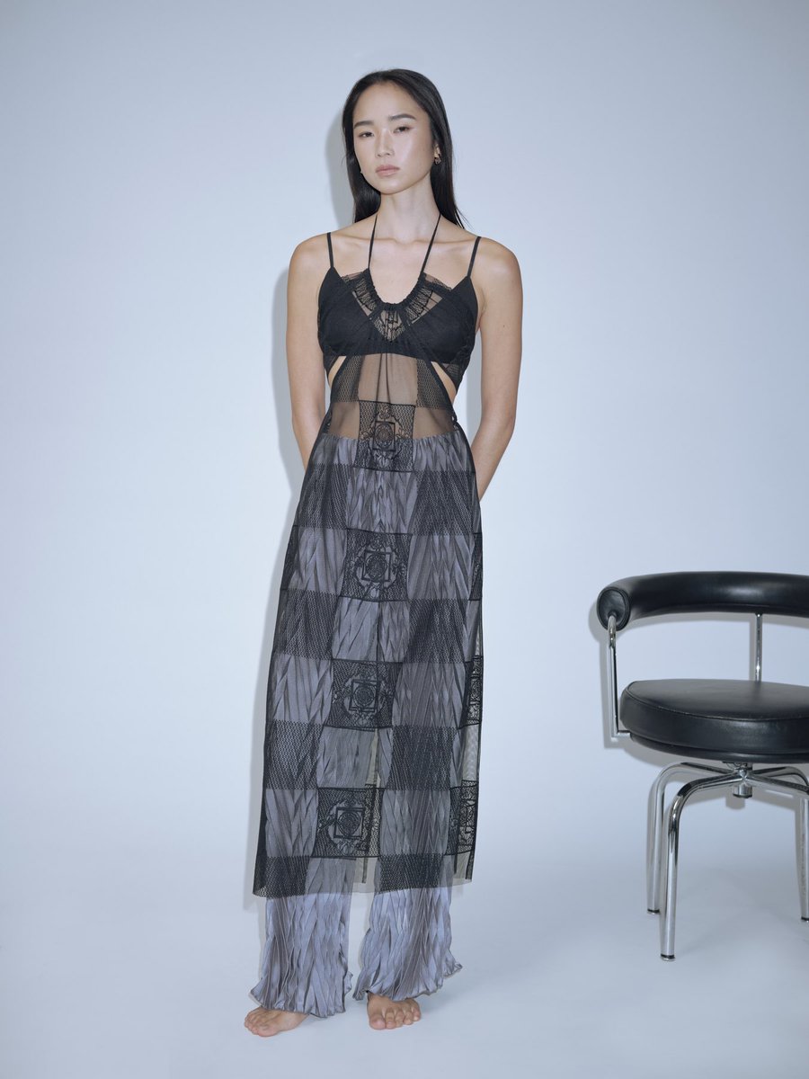 teloplan's tweet photo. Dolma series from TĔLOPLAN SS25 Collection

正方形と円形の曼荼羅模様を組み合わせたオリジナルテキスタイル。

チベット仏教の仏画、唐卡（タンカ）などにも用いられる曼荼羅風の模様に、高山���物をモチーフに落とし込みました。

オリジナルジャガードのチュール素材を使用。

#TĔLOPLAN https://t.co/U6pd4l58hQ