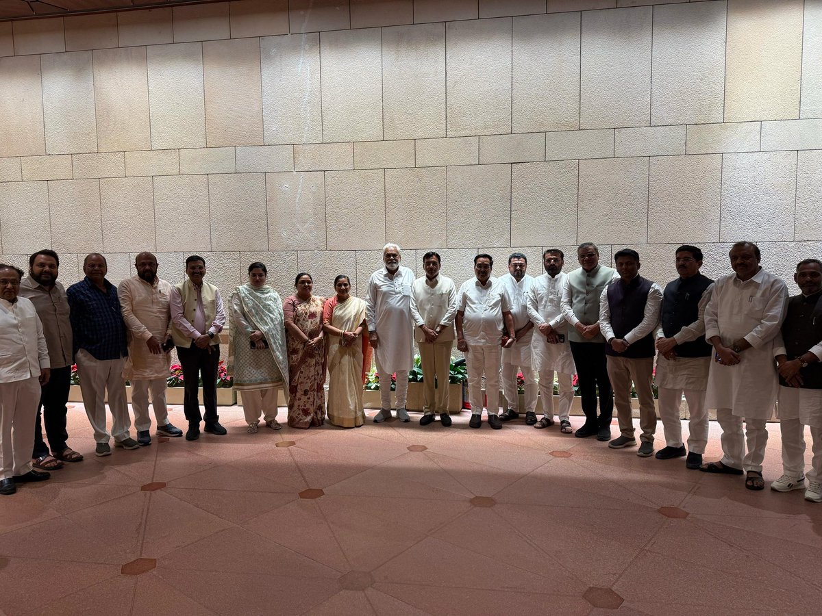 C R Paatil (@crpaatil) on Twitter photo #TeamGujarat
માનનીય પ્રધાનમંત્રી શ્રી <a href="/narendramodi/">Narendra Modi</a> સાહેબનાં વિકસિત ભારતનાં સ્વપ્નને સાકાર કરવા સતત કાર્યરત એવી વિકસિત ગુજરાતની ટીમ !!! #TeamGujarat
માનનીય પ્રધાનમંત્રી શ્રી <a href="/narendramodi/">Narendra Modi</a> સાહેબનાં વિકસિત ભારતનાં સ્વપ્નને સાકાર કરવા સતત કાર્યરત એવી વિકસિત ગુજરાતની ટીમ !!!