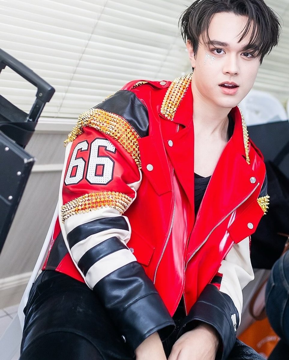 FCMikeyMike's tweet image. ลูกชายบ้าน @Charnchalard @chaancreations หล่อฝีมือดีทุกคน

@mikepanitan_072 @Jirayu_jj
#aui.sch5 
#jannizx9099 #noi_shutter 

#ไมกี้ปณิธาน #Mikepanitan #jirayu_jj
#งานบอล55ปีช่อง3 
#ช่อง3newenergy 
#55ปีnewenergy
Cr.@hollyhua