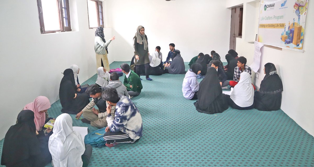 i_CHINAR's tweet image. Workshop on Time Management Engages Adolescents Under Life Crafter Program under Child Development!
A time management #workshop was held under the #Life #Crafter program, featuring interactive activities to teach #adolescents the value of managing time effectively. 1/2