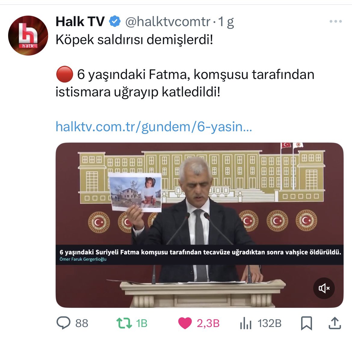 yasatacagizp's tweet photo. Sokakta yaşayan hayvanlar medya tarafından düşman gösterilerek, insanlara saldırdıkları iftirası atılarak 
sokaklardan toplatılmaya çalışılıyor! Haberlerin aslı araştırıldığında ise yalan olduğu, hiçbir belgeye, kanıta dayandırılmadığı hatta ölümlerin insan kaynaklı olduğu görülüyor.

Sokakta yaşayan hayvanlara yönelik sistematik şekilde üretilen yalan haberlerin gerçek olmadığını herkese anlatmalıyız!

#medyaetikoltetikçiolma 
#yaşatacağız