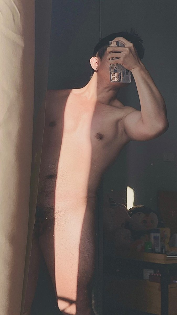 iamSoongBinh's tweet photo. Shape of me 🍀 

#body #gymmotivation https://t.co/eaAiuh1ukR