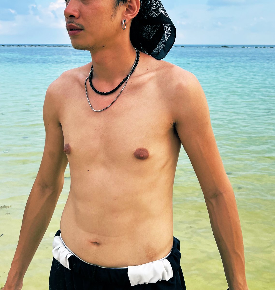 GCocobain's tweet photo. #เชียงใหม่ ร้อนแล้วอยากไปทะเล 🌊🌴 https://t.co/8TTCnzefWX
