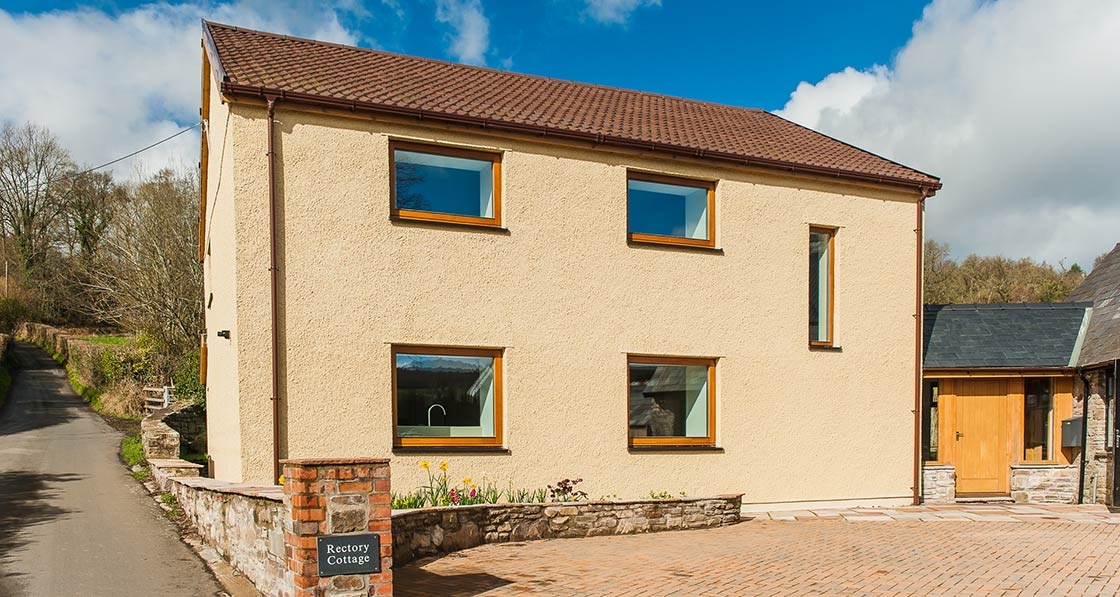 When upgrading an old stone-walled building to the #Enerphit standard — with all the inherent challenges such an upgrade poses for energy, airtightness and moisture — who better to have as your client and defacto site manager than a professor of physics?  mailchi.mp/passivehousepl…
