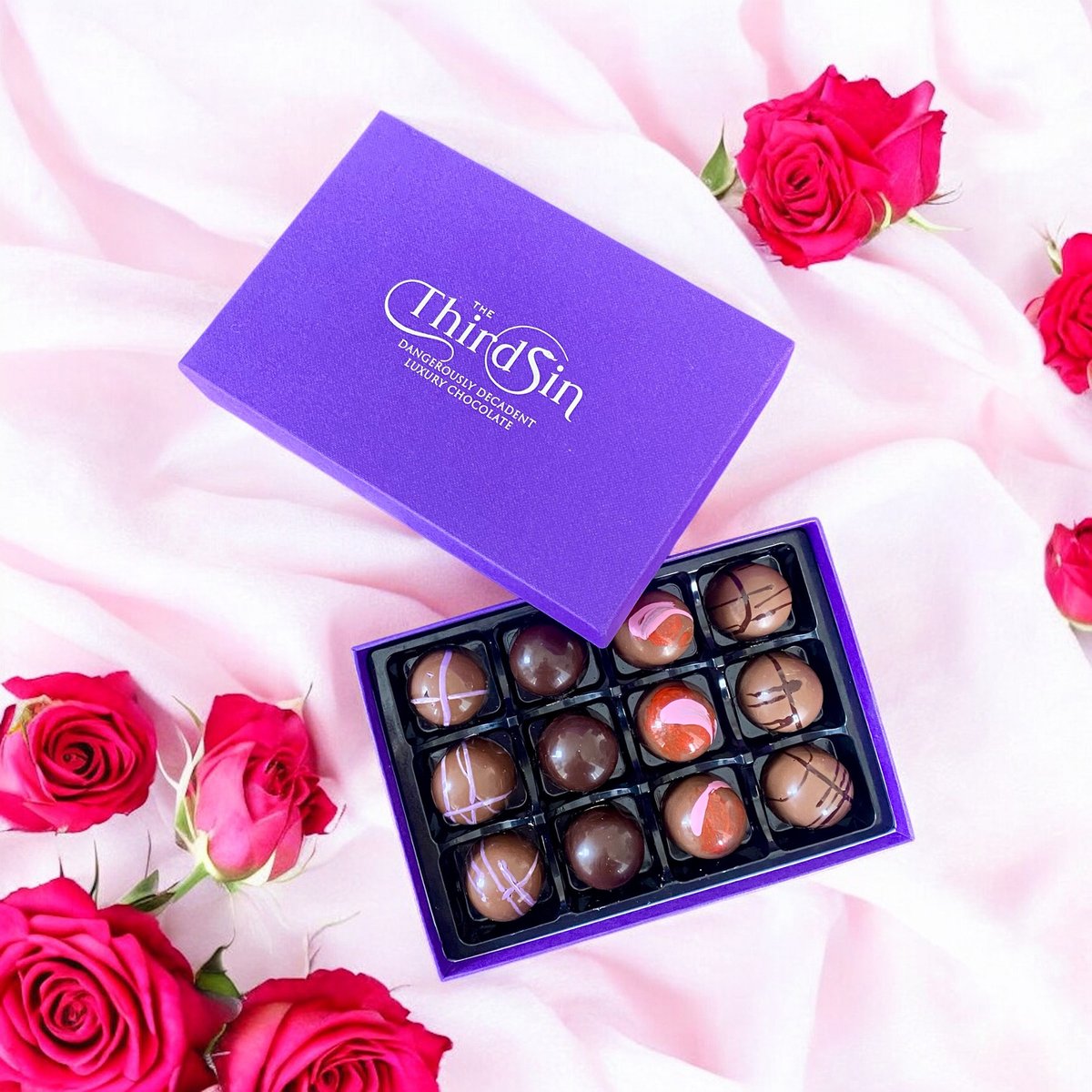 fdm_uk's tweet image. The Third Sin tempts you with dangerously decadent chocolates—bars, figures &amp;amp; hot chocolate, all ‘Ann-made’ with Belgian cocoa by Chocolatier Ann Dunning. Page 9
loom.ly/XtF6SN0
#chocolate #handmade #luxurious #decadent #food #confectionary #luxurychocolate