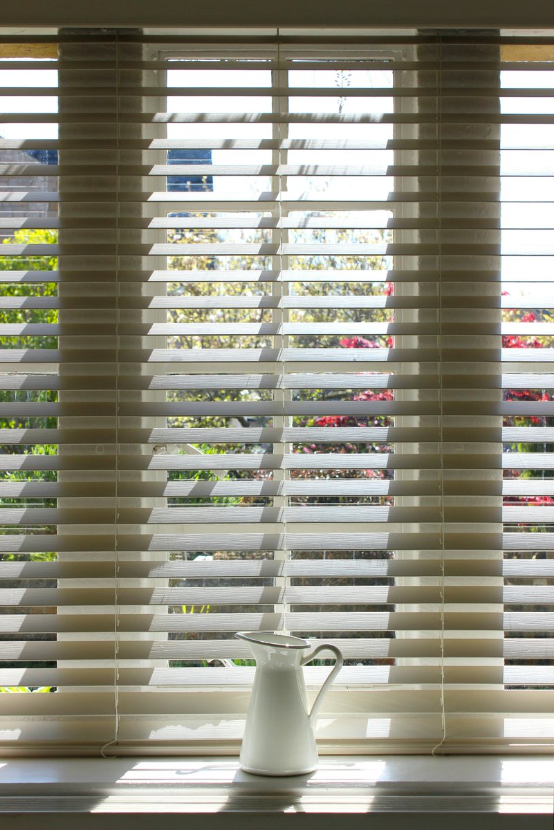 BtnSunblinds's tweet image. Venetian blinds are a Brighton Sunblinds staple.

✔️ Light control
✔️ Privacy
✔️ Timeless style
✔️ Easy to clean

Made to measure in a range of colours and finishes.
Call 01273608208 or visit brightonsunblinds.co.uk

#VenetianBlinds #LightControl #Sussex #Brighton #DIY #Homes