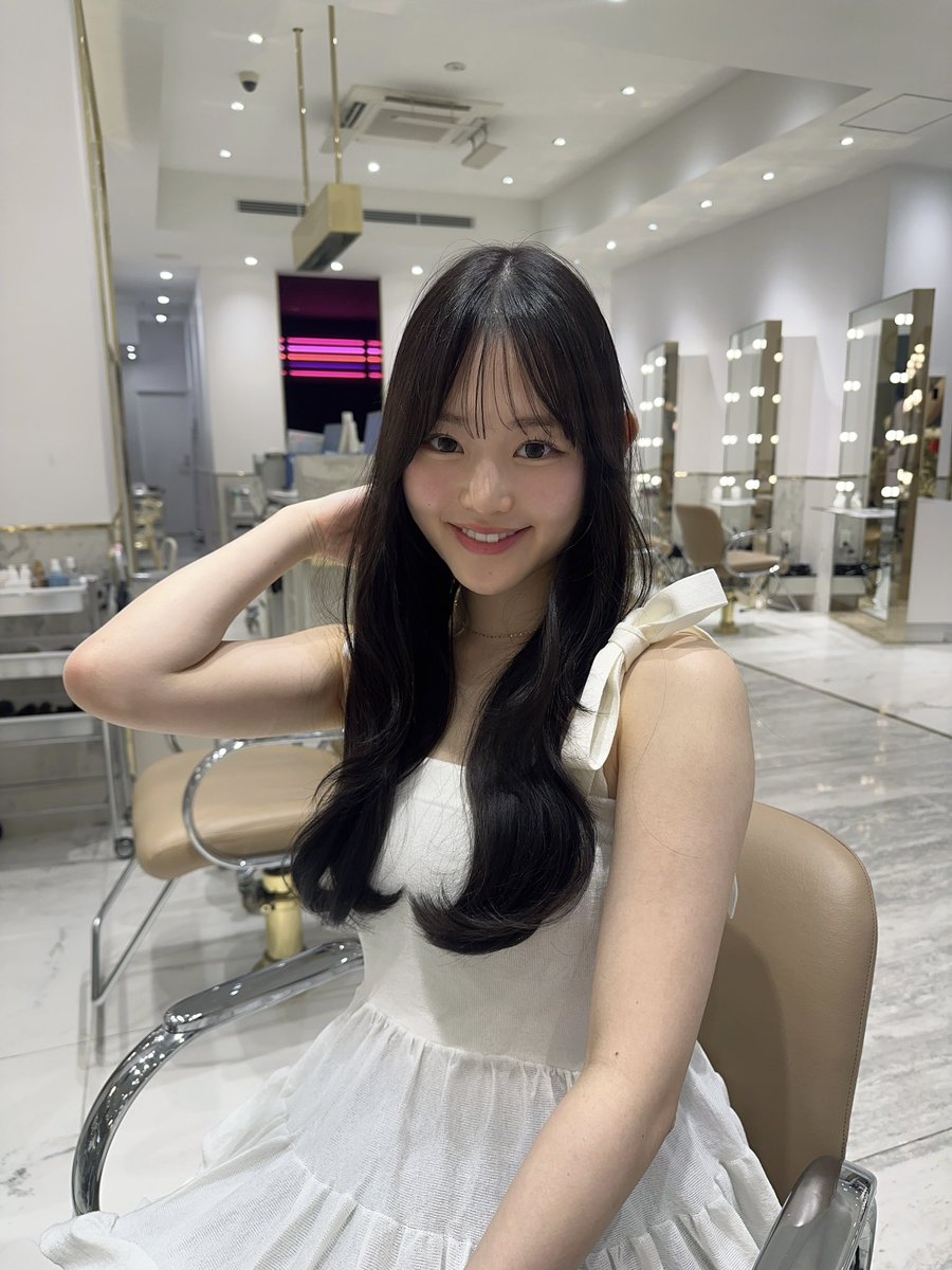 黒髪にした^⤚^♡