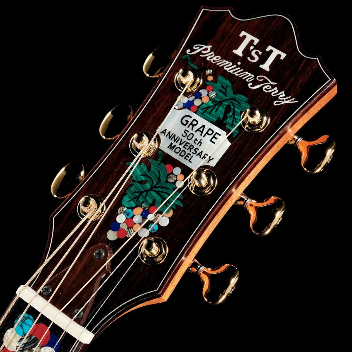 1484shibuya's tweet photo. T'sT Premium Terry / "MASASHI SADA & GRAPE 50th Anniversary Model" PTJ-100 MS GRAPE 【S/N No.36】
伝説のフォーク・デュオ “グレープ”のデビュー50周年を��念して、伝説の職人が製作を手掛けた特別仕様のPTJ-100。
#Acoustc #Guitar #アコギ #エレアコ
https://t.co/Pa4uI3jHrg https://t.co/vBIebQv3Rp