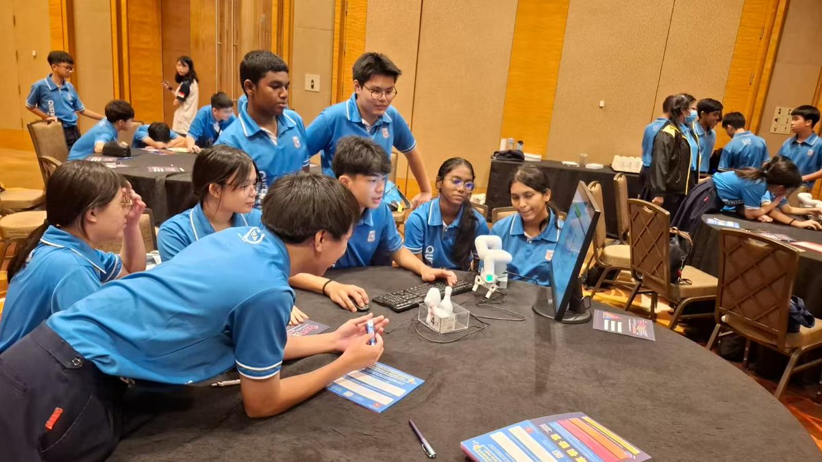 CobotMy's tweet image. 🤖 Day 1 at #WorldSkillsSingapore2025! 🤖
📍 Hall D - B2 | 🗓️ April 3 - 5, 2025
🚀Sands Expo &amp;amp; Convention Centre, Singapore
Visit our booth to discover innovative #education solutions and experience the magic of our #collaborativerobots and #AI Kits.
👋Don&apos;t miss our Creative…
