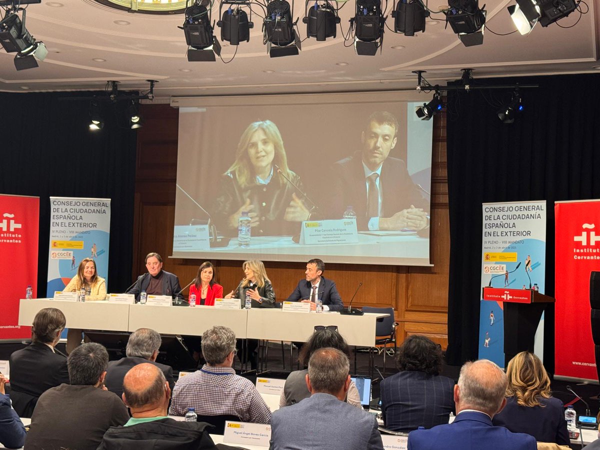 📢 Xavier Martí, de <a href="/MAECgob/">Ministerio de Asuntos Exteriores, UE y Cooperación</a>, anuncia un proyecto piloto para expedir el DNI en el exterior 🇪🇸🌍
#CGCEE #DNI #Nacionalidad
acortar.link/URhYkN