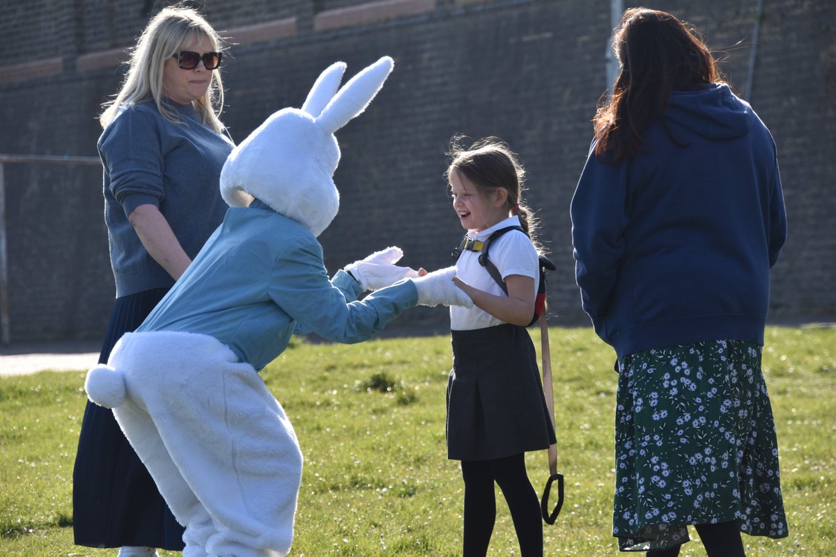 Gallions Mount School tweet media