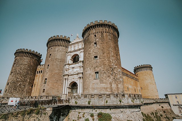 ICSTconf's tweet image. Looking forward to the guided tour of Naples this afternoon ๐คฉ
See your colored card in your name badge for when and where to meet up with your group โฐ๐
It's better if you don't have a heavy bag with you โ you can leave it at the cloakroom of the conference center ๐งณ๐