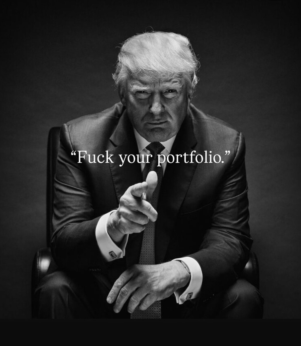 Böse Zungen munkeln, dass #DonaldTrump etwas gegen Asiaten, Europäer, Mexikaner, Kanadier und sogar Pinguine 🐧hat – also im Grunde gegen alles, was nicht in Mar-a-Lago Golf spielt. 
#boerse #Zoelle