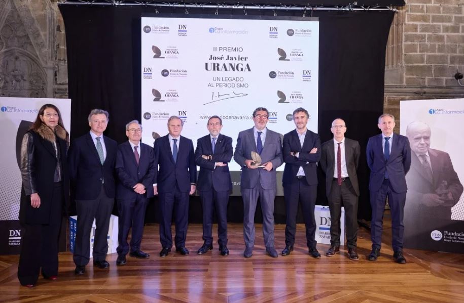 🏆 <a href="/julian_quiros/">Julián Quirós</a>, 𝐝𝐢𝐫𝐞𝐜𝐭𝐨𝐫 𝐝𝐞 <a href="/abc_es/">ABC.es</a>, 𝐫𝐞𝐜𝐢𝐛𝐞 𝐞𝐥 𝐩𝐫𝐞𝐦𝐢𝐨 𝐉𝐨𝐬𝐞́ 𝐉𝐚𝐯𝐢𝐞𝐫 𝐔𝐫𝐚𝐧𝐠𝐚
El premio destaca la trayectoria de periodistas que han encarnado los valores de la profesión.
abc.es/cultura/julian…