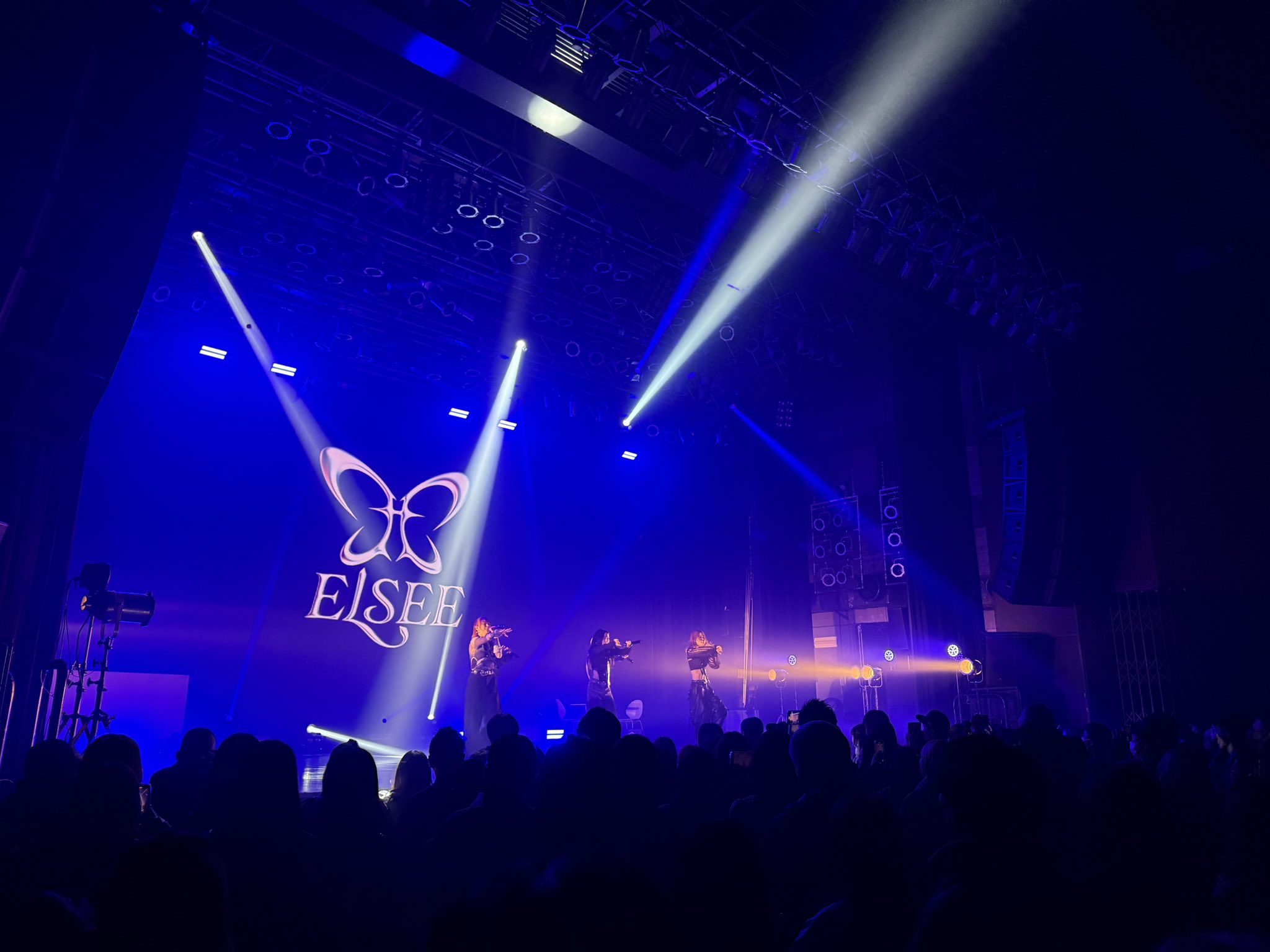 Gnm_bWZaMAIsPzR?format=jpg&name=large