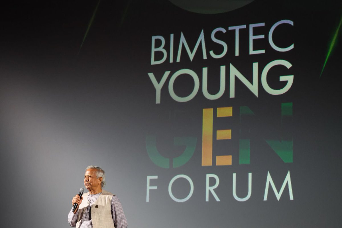 Chief Adviser Professor Muhammad Yunus delivers keynote speech at BIMSTEC Young Gen Forum on the sidelines of BIMSTEC summit in Bangkok, Thailand on Thursday.

Photos: CA Press Wing
