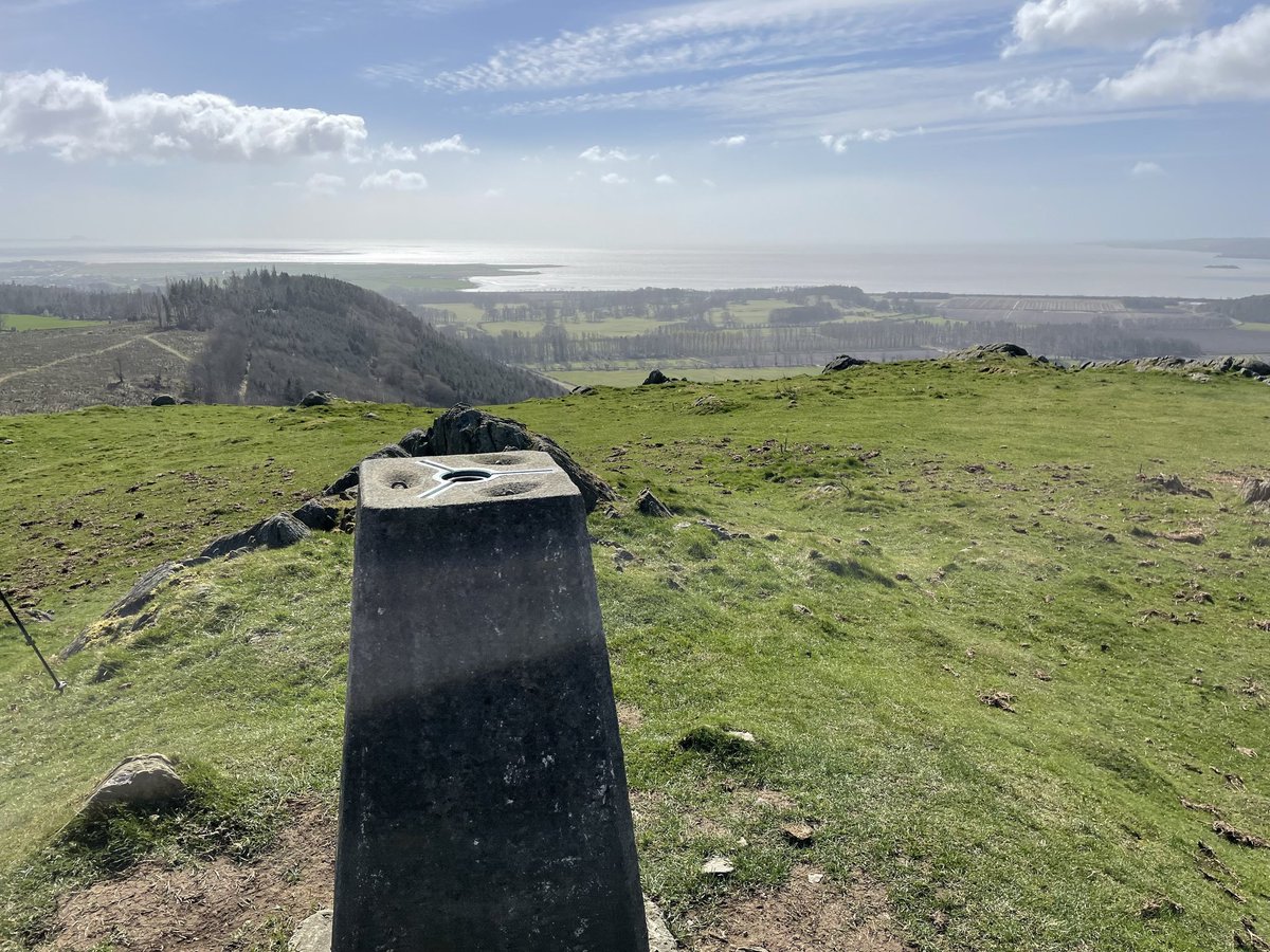 How bottom trig above Cartmel. Luvvly views over Morecambe bay.
@TrigThursday 
<a href="/trigbagging/">UK Trigbagging</a> 
#trigpointthursday