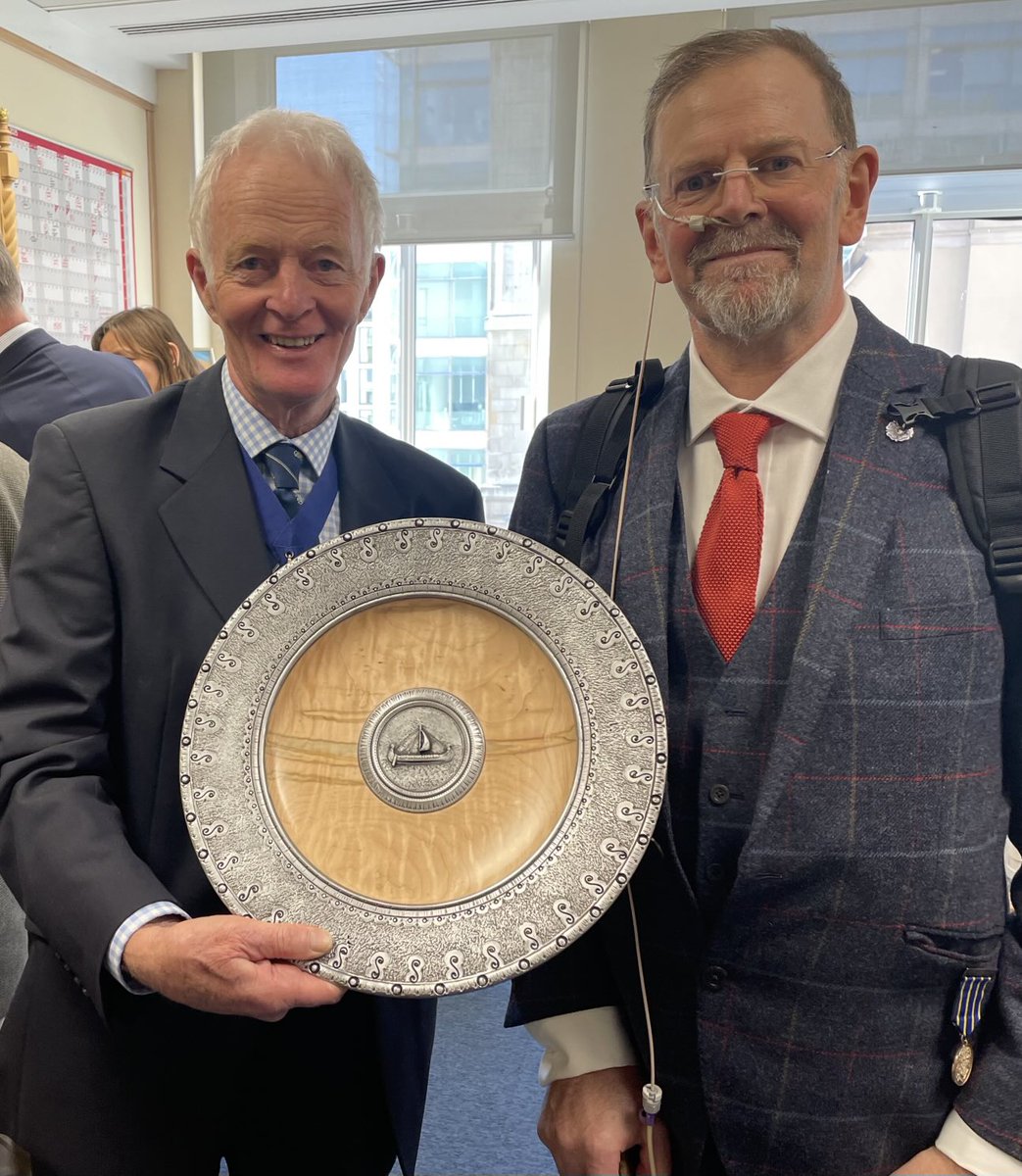 Nick Agar presents a spectacular turned platter in his signature style to the Master of ⁦<a href="/Turners_Company/">Turners of London</a>⁩. Thank you Nick: the Company will treasure it!